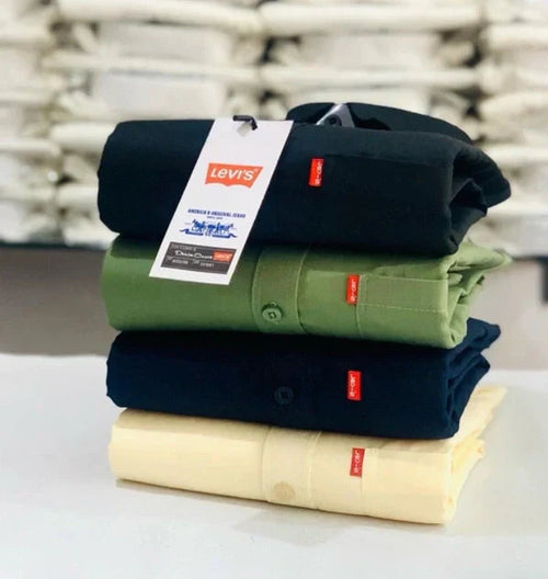 Levi’s Trendy Plain Shirt – Smart Casual Outfit