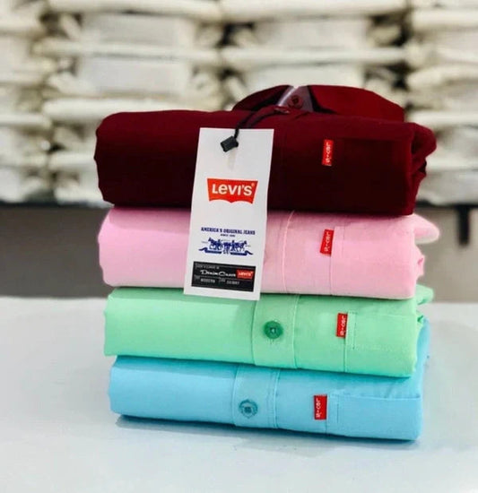 Levi’s Trendy Plain Shirt – Smart Casual Outfit