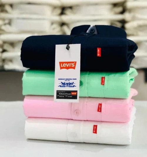 Levi’s Trendy Plain Shirt – Smart Casual Outfit