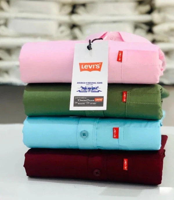 Levi’s Trendy Plain Shirt – Smart Casual Outfit